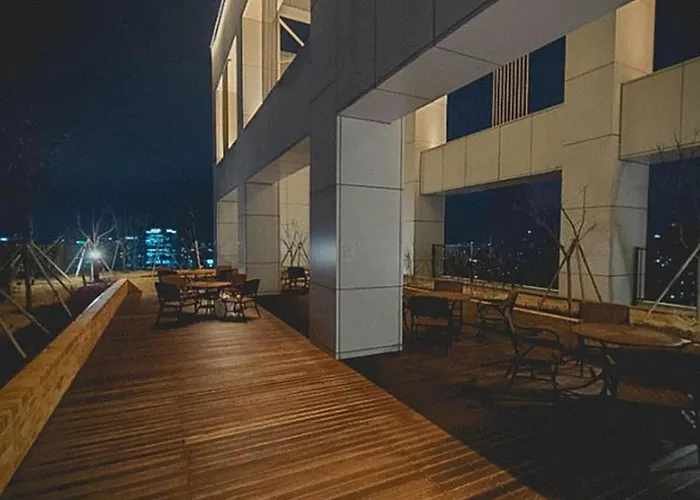 The Platinum Station - Free Parking, Transportation Hub, Station, Chungjeongro Station, Various Hot Places, High-rise View Seoul