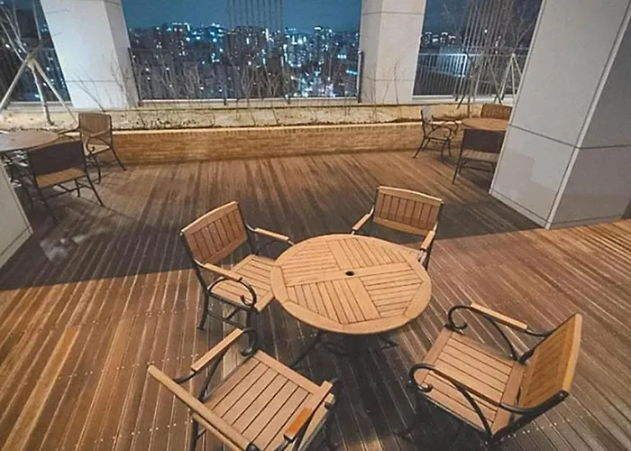 The Platinum Station - Free Parking, Transportation Hub, Station, Chungjeongro Station, Various Hot Places, High-rise View * 首爾