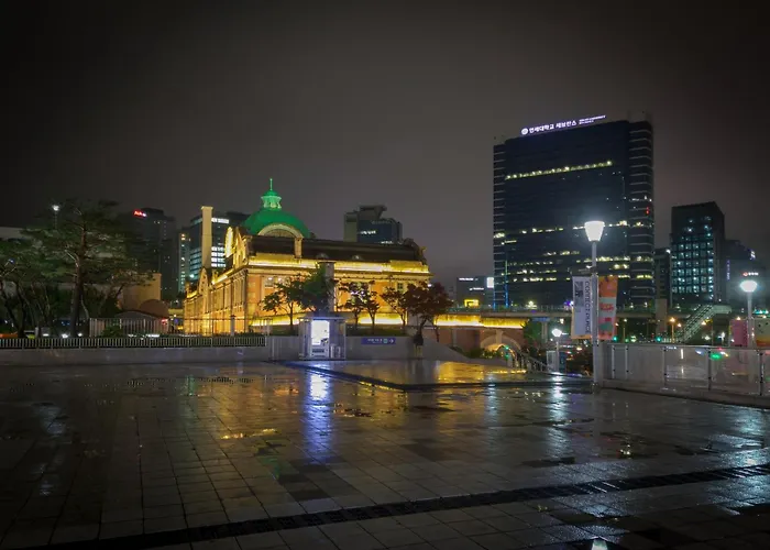 The Platinum Station - Free Parking, Transportation Hub, Station, Chungjeongro Station, Various Hot Places, High-rise View 首爾