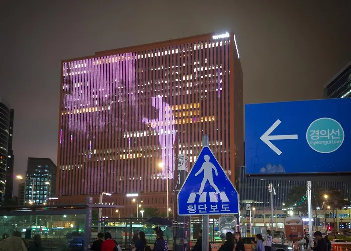 The Platinum Station - Free Parking, Transportation Hub, Station, Chungjeongro Station, Various Hot Places, High-rise View * 首爾