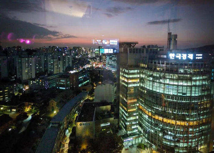 公寓 The Platinum Station - Free Parking, Transportation Hub, Station, Chungjeongro Station, Various Hot Places, High-rise View 首爾