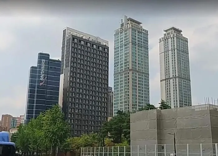 The Platinum Station - Free Parking, Transportation Hub, Station, Chungjeongro Station, Various Hot Places, High-rise View * 首爾