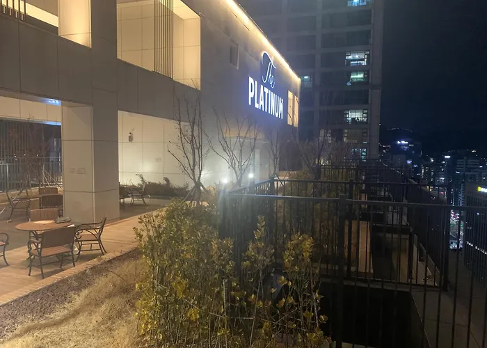 The Platinum Station - Free Parking, Transportation Hub, Station, Chungjeongro Station, Various Hot Places, High-rise View 公寓 首爾