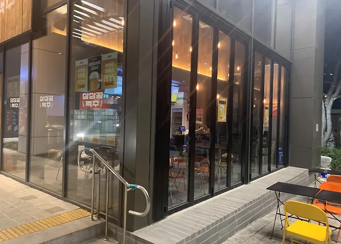 The Platinum Station - Free Parking, Transportation Hub, Station, Chungjeongro Station, Various Hot Places, High-rise View 公寓 *