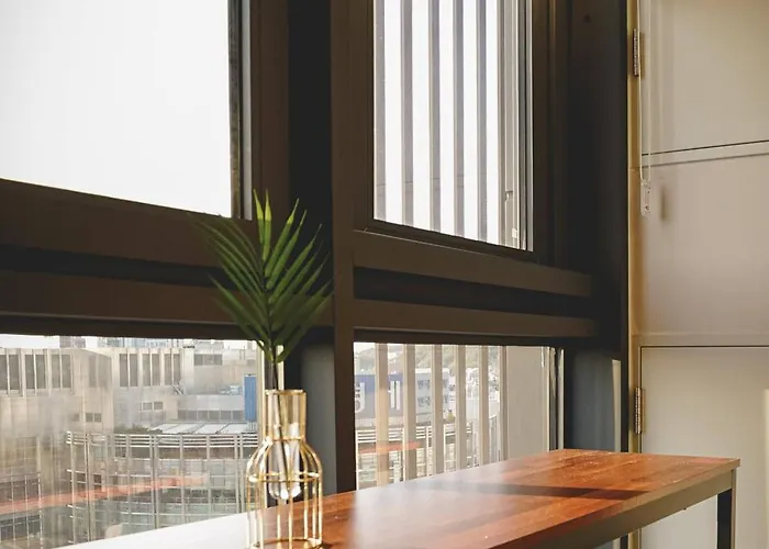 The Platinum Station - Free Parking, Transportation Hub, Station, Chungjeongro Station, Various Hot Places, High-rise View 公寓 *