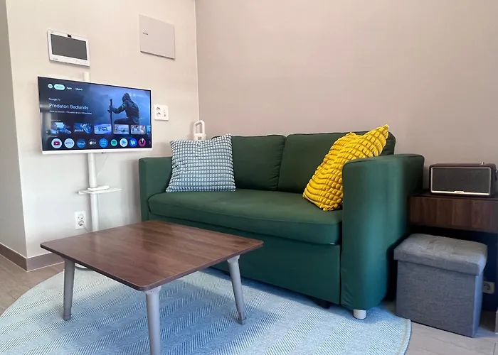 The Platinum Station - Free Parking, Transportation Hub, Station, Chungjeongro Station, Various Hot Places, High-rise View Apartment *